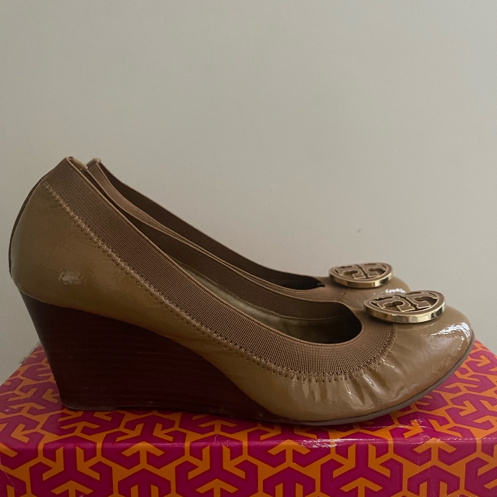 Tory Burch Wedge, used once, Original box